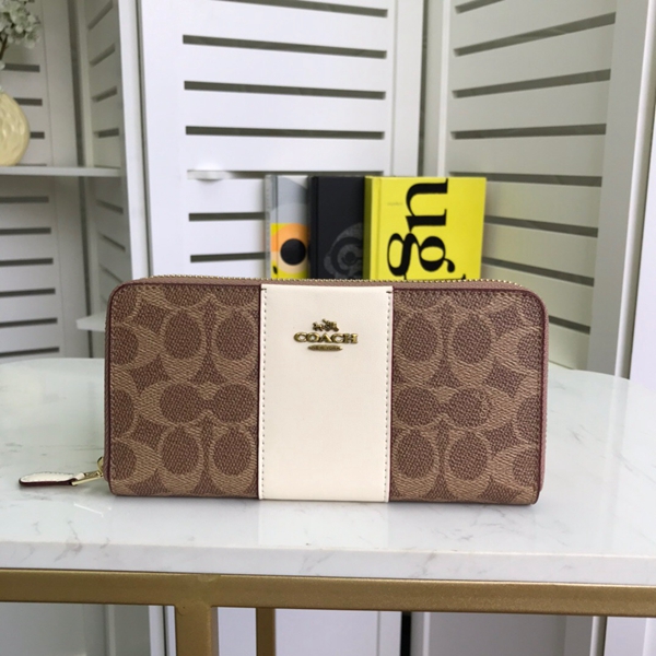 コーチ財布正面デザイン